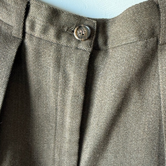 Elegant Women's Brown Trousers - Picture 2 of 5